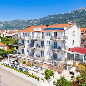 Aqua - Guest & Kastela Hotel Kaštel Lukšić